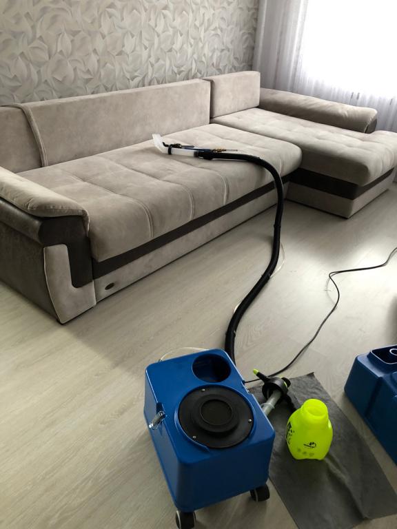 химчистка мягкой мебели на дому